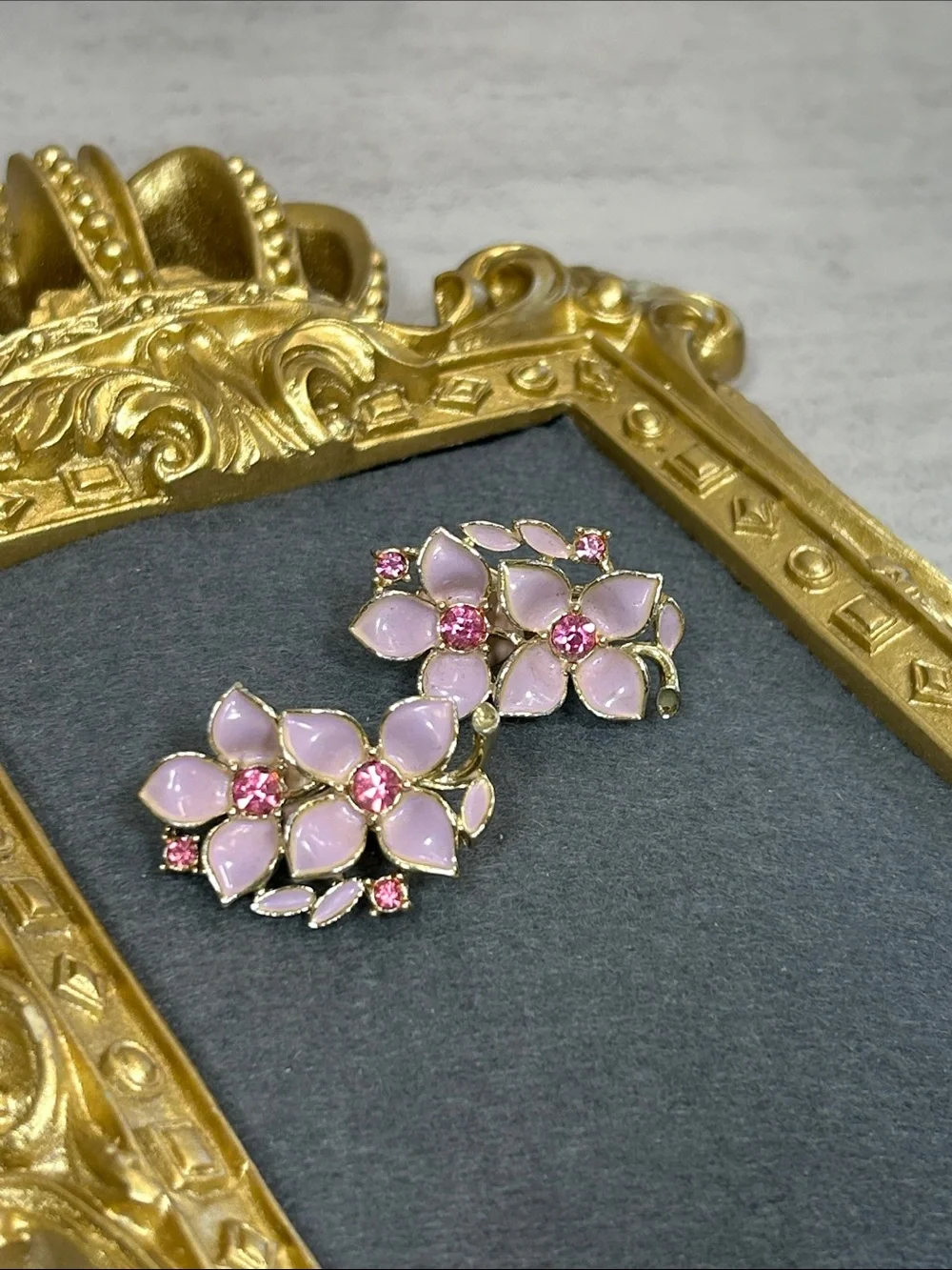 Vintage Sarah Coventry Raspberry IceGold-Tone Pink Enamel Floral Clip On Earring